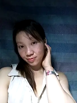 Snapshot of bonnie-00 chatting on 04/26/26, 04:15 bonnie-00 online show from 04/26/26, 04:15