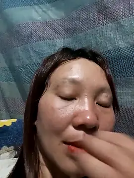 Snapshot of bonnie-00 chatting on 05/19/26, 02:35 bonnie-00 online show from 05/19/26, 02:35