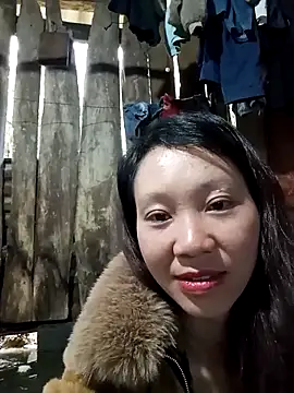 bonnie-00 online show from 12/03/25, 12:01