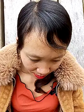 bonnie-00 online show from 11/21/25, 07:18