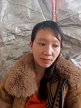 bonnie-00 online show from 11/18/25, 03:54