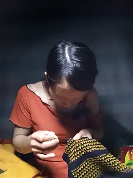 bonnie-00 online show from 10/21/25, 02:38