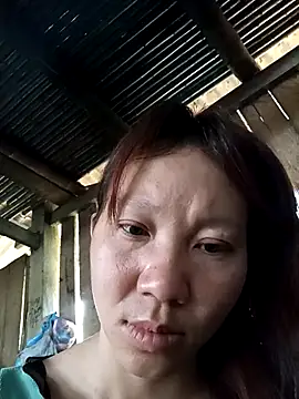 Snapshot of bonnie-00 chatting on 04/17/26, 12:46 bonnie-00 online show from 04/17/26, 12:46