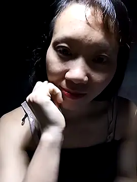 bonnie-00 online show from 10/28/25, 04:06