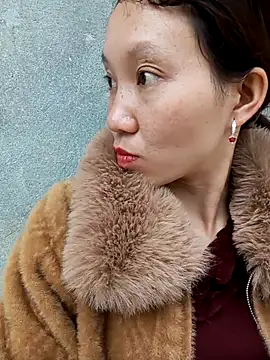 bonnie-00 online show from 11/17/25, 02:04