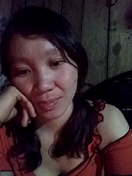 Snapshot of bonnie-00 chatting on 12/21/25, 12:29 bonnie-00 online show from 12/21/25, 12:29