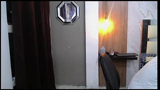 Snapshot of fire_drako_ chatting on 10/19/25, 04:32 fire drako online show from 10/19/25, 04:32