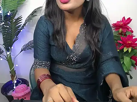 Naughtyy stripgirl online show from 10/08/25, 02:18