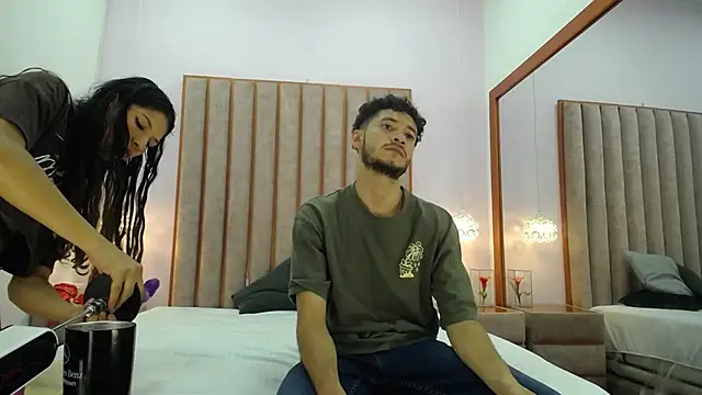 Snapshot of EthanCollen chatting on 10/19/25, 11:07 EthanCollen online show from 10/19/25, 11:07