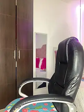 BunnyGlow50 online show from 12/17/25, 07:30