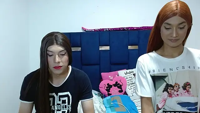 Snapshot of PinkLuna_LolaBloom chatting on 02/13/26, 03:06 PinkLuna LolaBloom online show from 02/13/26, 03:06