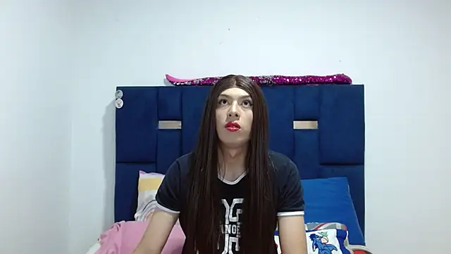 Snapshot of PinkLuna_LolaBloom chatting on 02/01/26, 01:59 PinkLuna LolaBloom online show from 02/01/26, 01:59