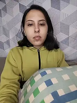 Snapshot of melzinhah03 chatting on 07/05/26, 01:54 melzinhah03 online show from 07/05/26, 01:54