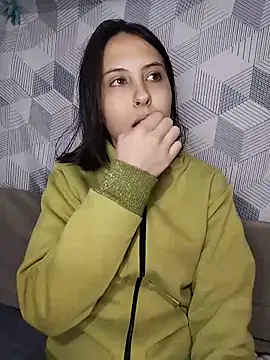 Snapshot of melzinhah03 chatting on 06/15/26, 12:22 melzinhah03 online show from 06/15/26, 12:22