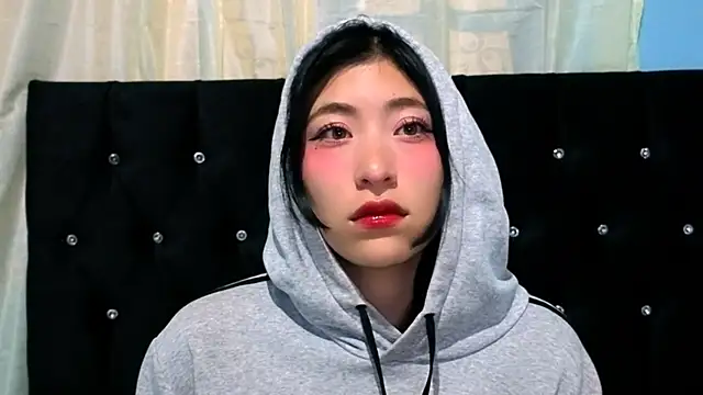 Snapshot of Sullyoonn chatting on 10/18/25, 12:01 Sullyoonn online show from 10/18/25, 12:01
