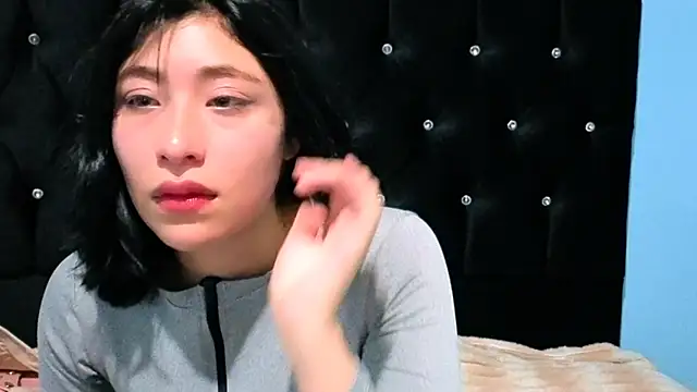 Sullyoonn online show from 10/24/25, 11:26