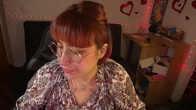 Snapshot of Miacatsito3 chatting on 05/12/26, 05:15 Miacatsito3 online show from 05/12/26, 05:15