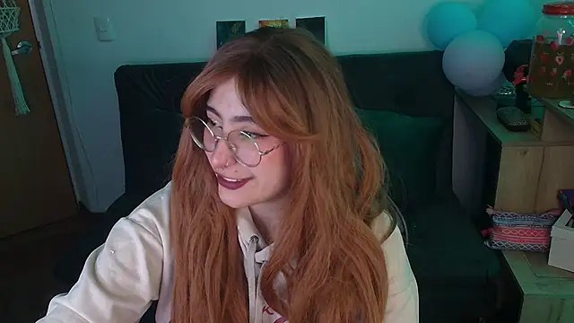 Miacatsito3 online show from 11/25/25, 04:02