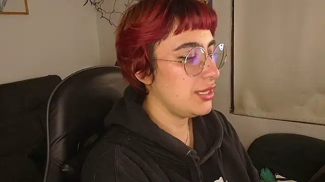 Snapshot of Miacatsito3 chatting on 02/06/26, 12:39 Miacatsito3 online show from 02/06/26, 12:39