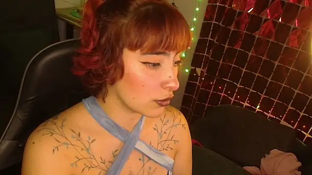 Snapshot of Miacatsito3 chatting on 04/30/26, 01:56 Miacatsito3 online show from 04/30/26, 01:56