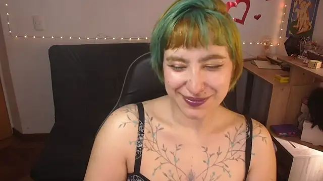 Snapshot of Miacatsito3 chatting on 07/11/26, 04:07 Miacatsito3 online show from 07/11/26, 04:07
