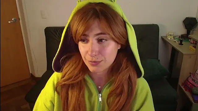 Miacatsito3 online show from 10/24/25, 04:33