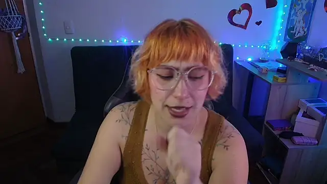 Snapshot of Miacatsito3 chatting on 06/05/26, 01:10 Miacatsito3 online show from 06/05/26, 01:10