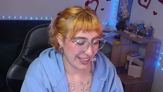 Snapshot of Miacatsito3 chatting on 06/16/26, 06:13 Miacatsito3 online show from 06/16/26, 06:13