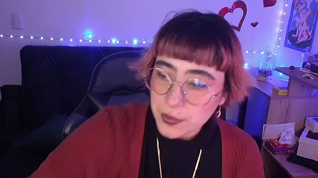 Snapshot of Miacatsito3 chatting on 04/18/26, 06:49 Miacatsito3 online show from 04/18/26, 06:49