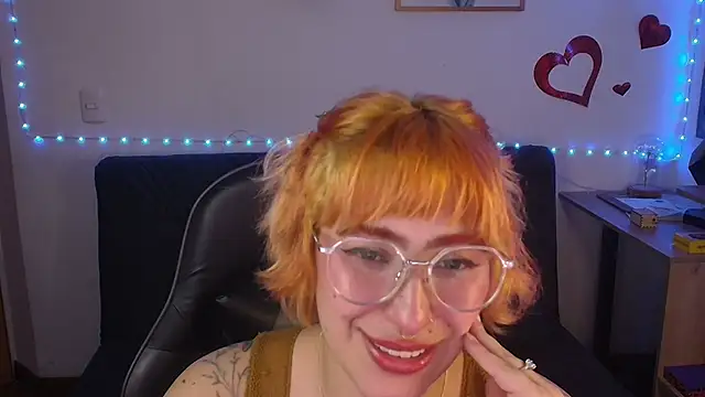 Snapshot of Miacatsito3 chatting on 06/05/26, 06:52 Miacatsito3 online show from 06/05/26, 06:52