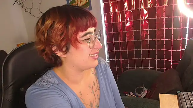 Snapshot of Miacatsito3 chatting on 02/19/26, 10:29 Miacatsito3 online show from 02/19/26, 10:29