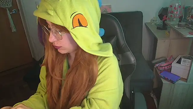 Miacatsito3 online show from 11/07/25, 08:35