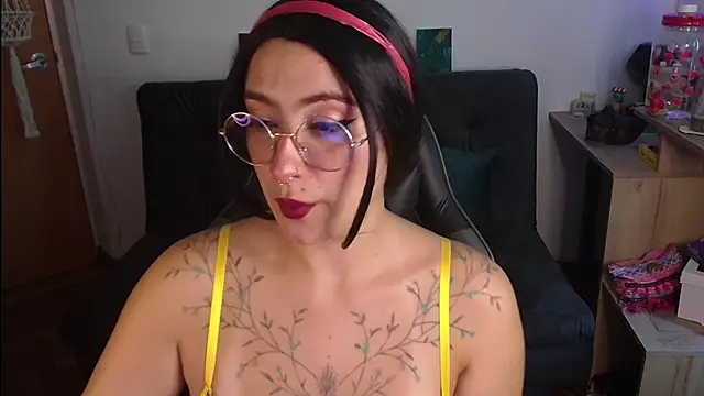 Miacatsito3 online show from 10/30/25, 09:33