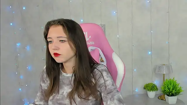 Amanda Reedd online show from 10/07/25, 01:17