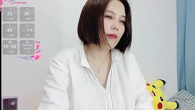 Snapshot of Miraitowa_ chatting on 06/26/26, 04:13 Miraitowa online show from 06/26/26, 04:13