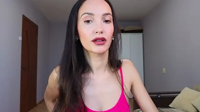 Snapshot of Lillian-Clark chatting on 12/18/25, 07:57 Lillian-Clark online show from 12/18/25, 07:57