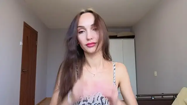 Snapshot of Lillian-Clark chatting on 11/04/25, 10:41 Lillian-Clark online show from 11/04/25, 10:41