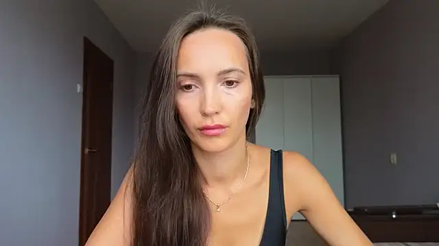 Lillian-Clark online show from 04/10/26, 06:42