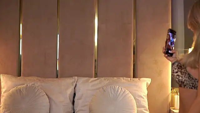 CamilaStarr online show from 12/03/25, 09:25