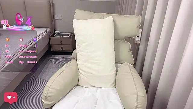 Snapshot of janequeen chatting on 11/01/25, 12:10 janequeen online show from 11/01/25, 12:10