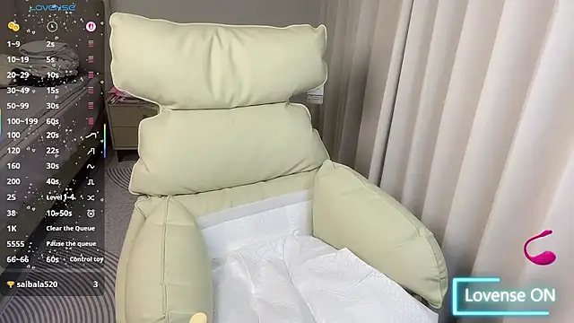 Snapshot of janequeen chatting on 11/07/25, 12:10 janequeen online show from 11/07/25, 12:10