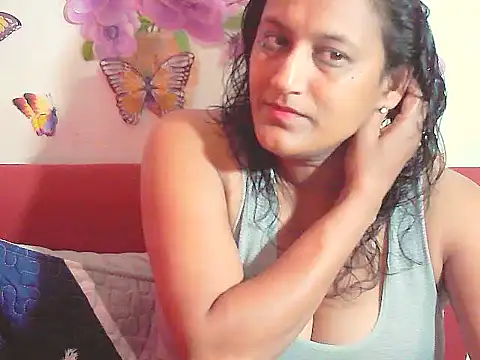 Snapshot of Indiansexyboobs18 chatting on 09/23/25, 08:54 Indiansexyboobs18 online show from 09/23/25, 08:54