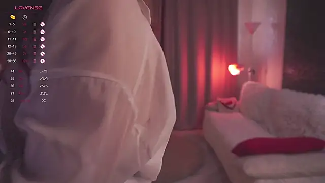 Snapshot of Frences_Eyes chatting on 09/17/25, 12:40 Frences Eyes online show from 09/17/25, 12:40