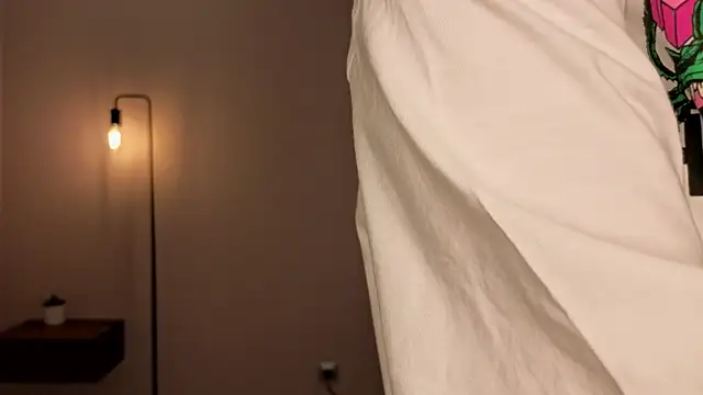 Snapshot of Frences_Eyes chatting on 11/14/25, 01:37 Frences Eyes online show from 11/14/25, 01:37