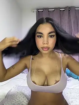 karolaalcendra online show from 11/27/25, 05:08