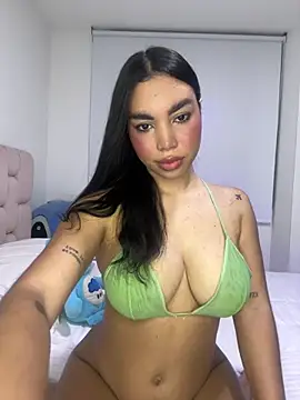 karolaalcendra online show from 03/11/26, 03:22