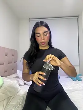 karolaalcendra online show from 03/01/26, 12:32