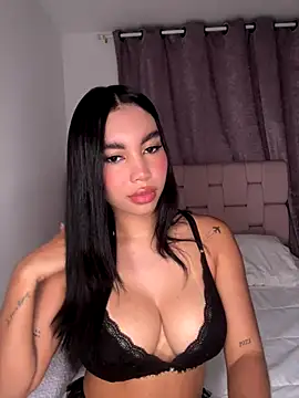 karolaalcendra online show from 10/24/25, 04:33