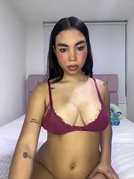 karolaalcendra online show from 04/05/26, 02:07