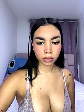 karolaalcendra online show from 12/17/25, 04:06